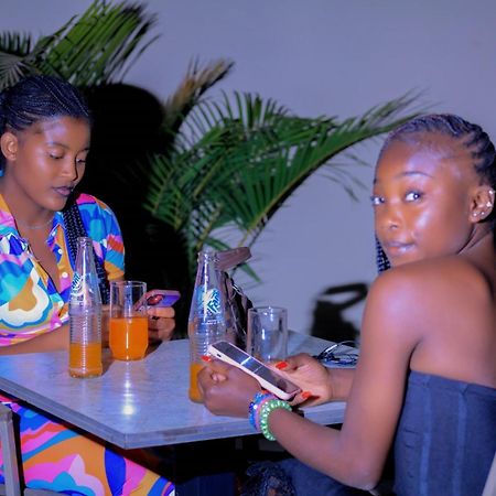 Hotel Owandja House Lubumbashi Esterno foto